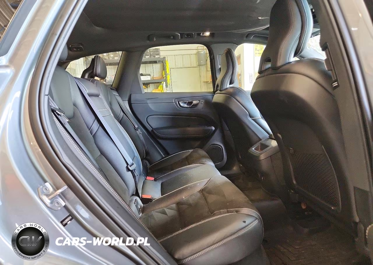 2019 Volvo Xc60 T6 R-Design VIN:LYVA22RM5KB274414 - 11