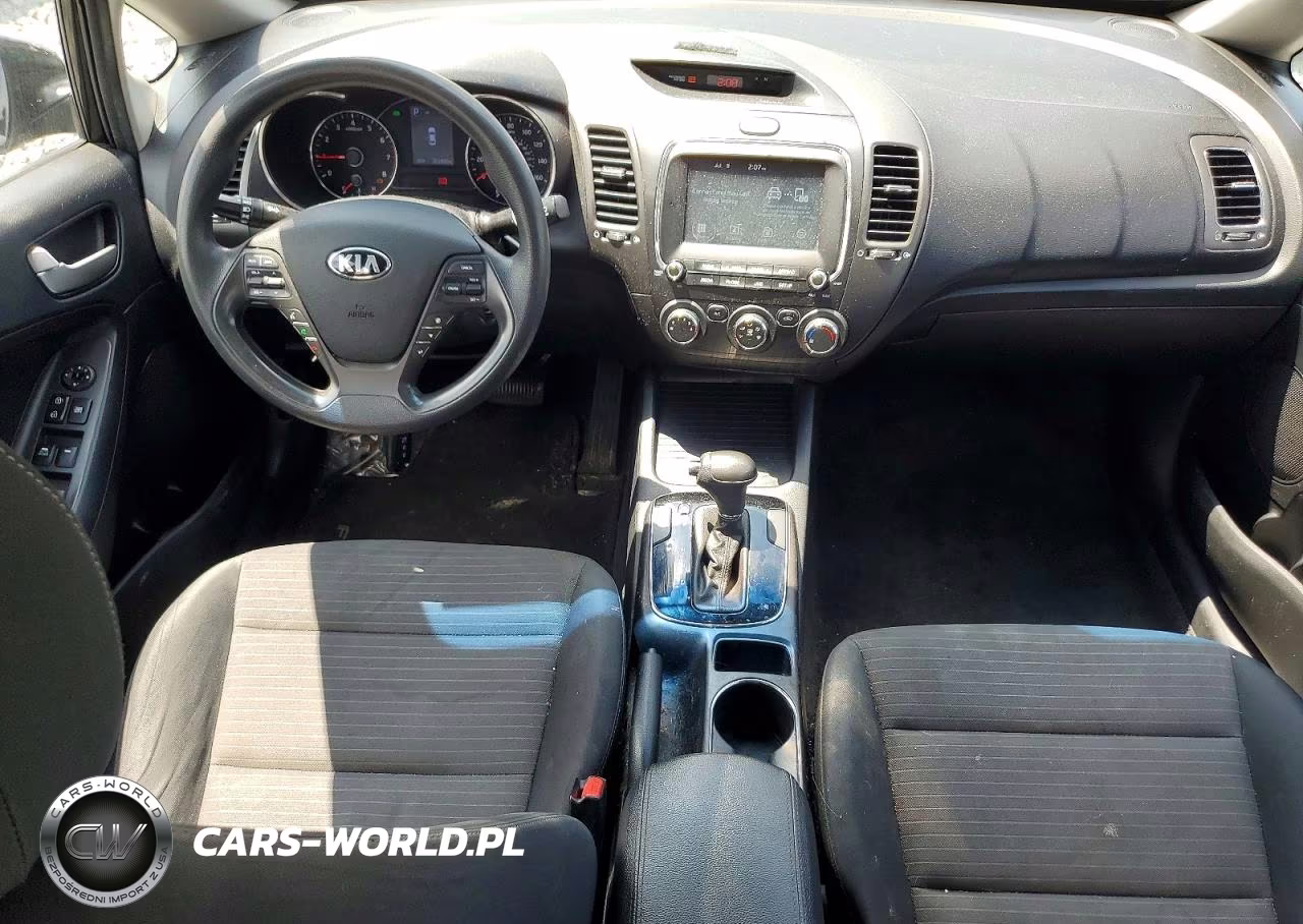 2018 Kia Forte VIN:3KPFL4A74JE194822 - 8