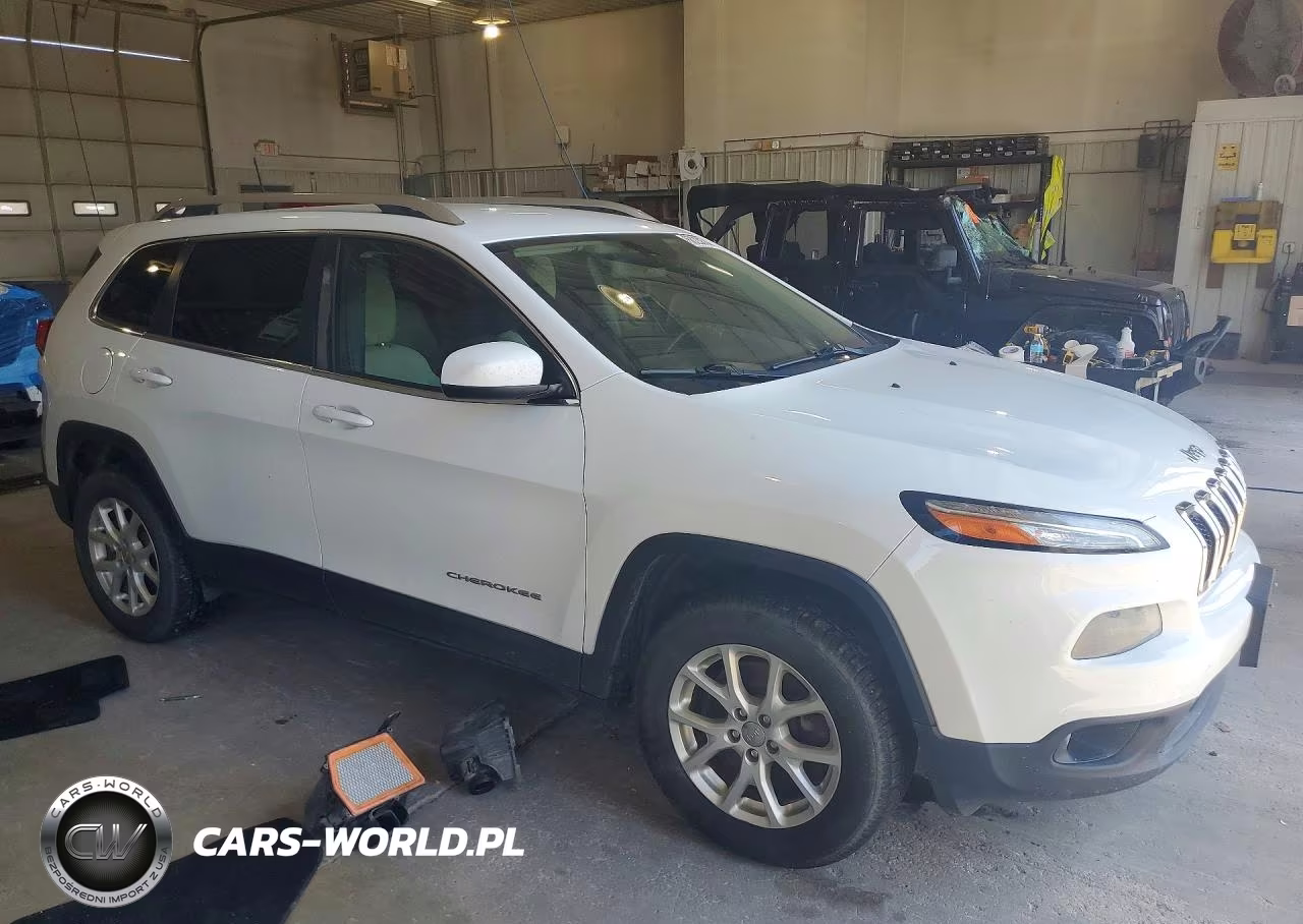 2016 Jeep Cherokee Latitude VIN:1C4PJMCB1GW191595 - 4