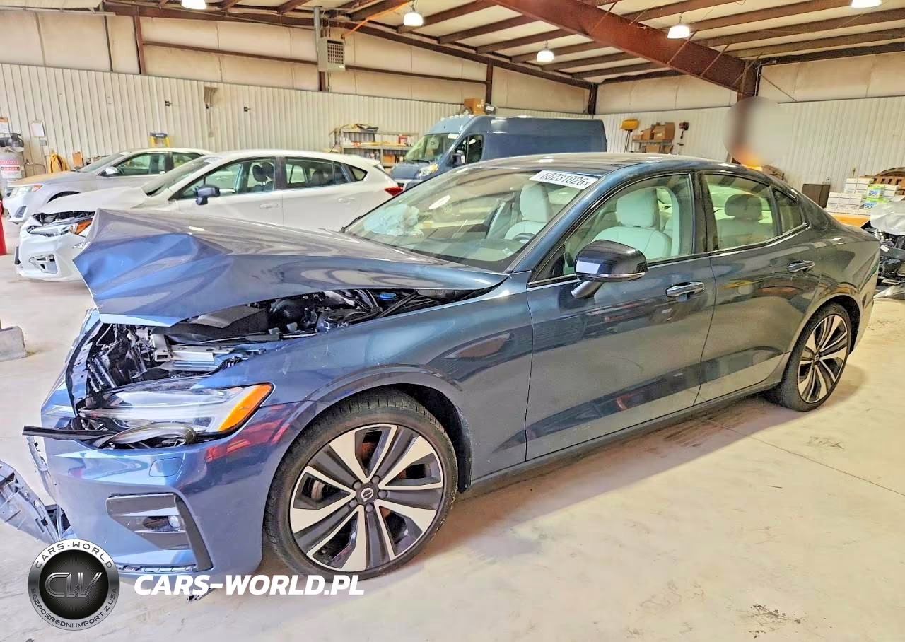 2022 Volvo S60 B5 Momentum VIN:7JRL12TZ4NG154209 - 1