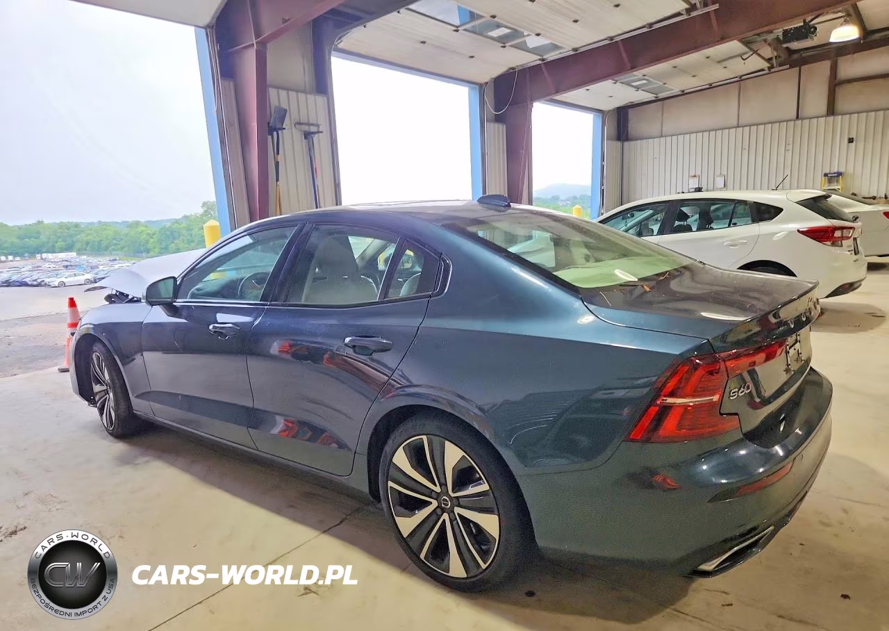 2022 Volvo S60 B5 Momentum VIN:7JRL12TZ4NG154209 - 2