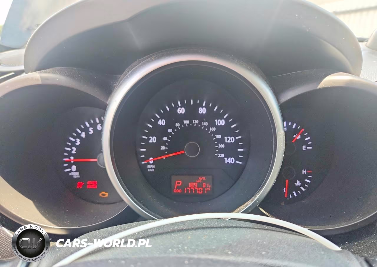 2012 Kia Soul VIN:KNDJT2A6XC7746610 - 9