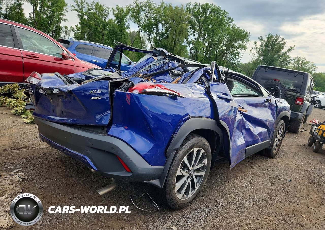 2023 Toyota Corolla Cross Xle VIN:7MUDAABG4PV053988 - 3