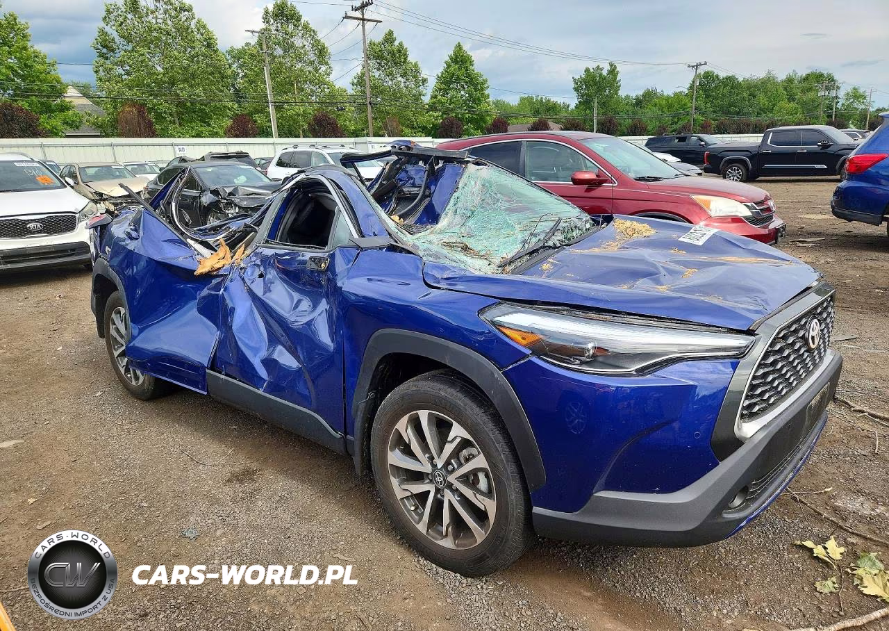 2023 Toyota Corolla Cross Xle VIN:7MUDAABG4PV053988 - 4