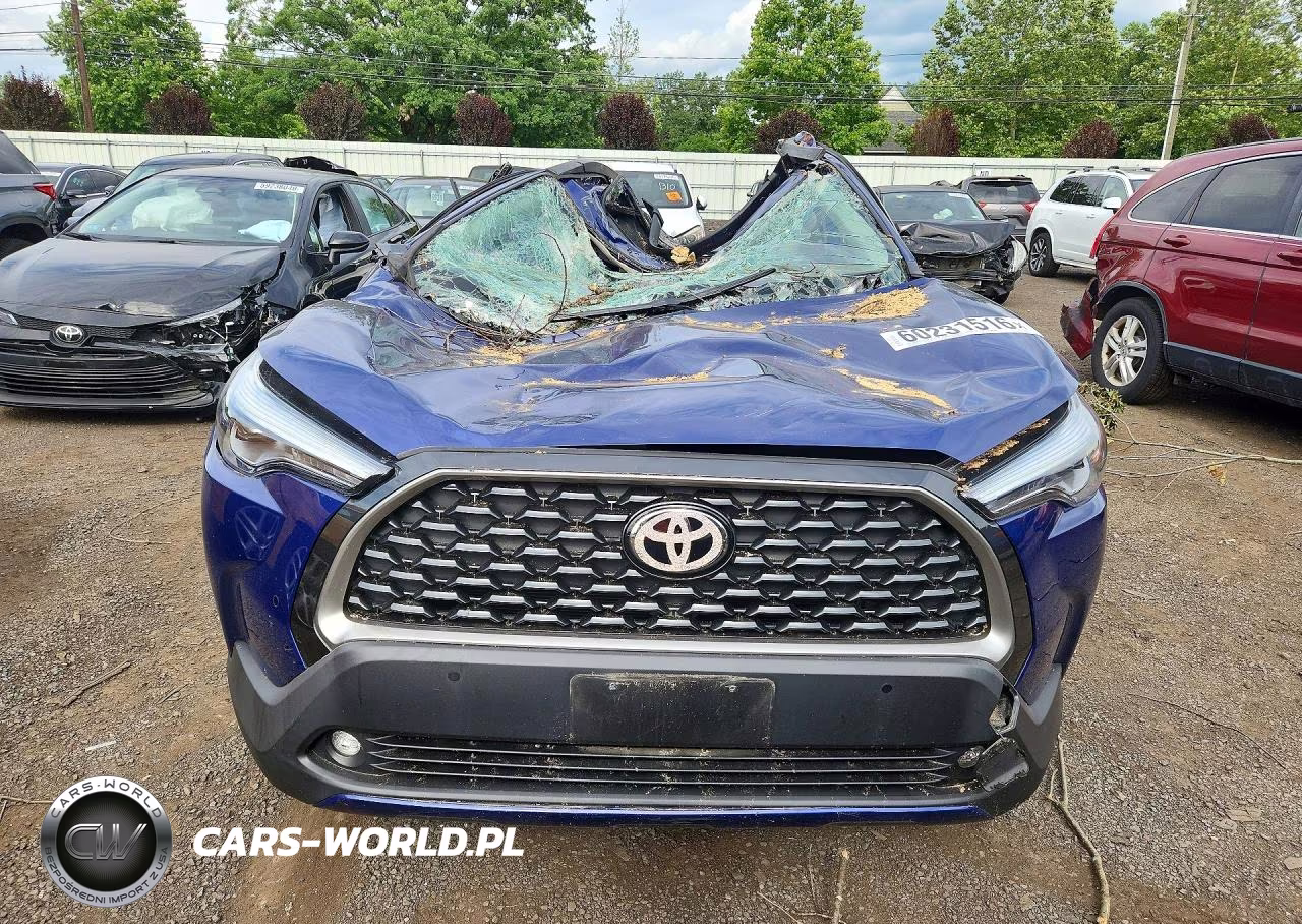 2023 Toyota Corolla Cross Xle VIN:7MUDAABG4PV053988 - 5