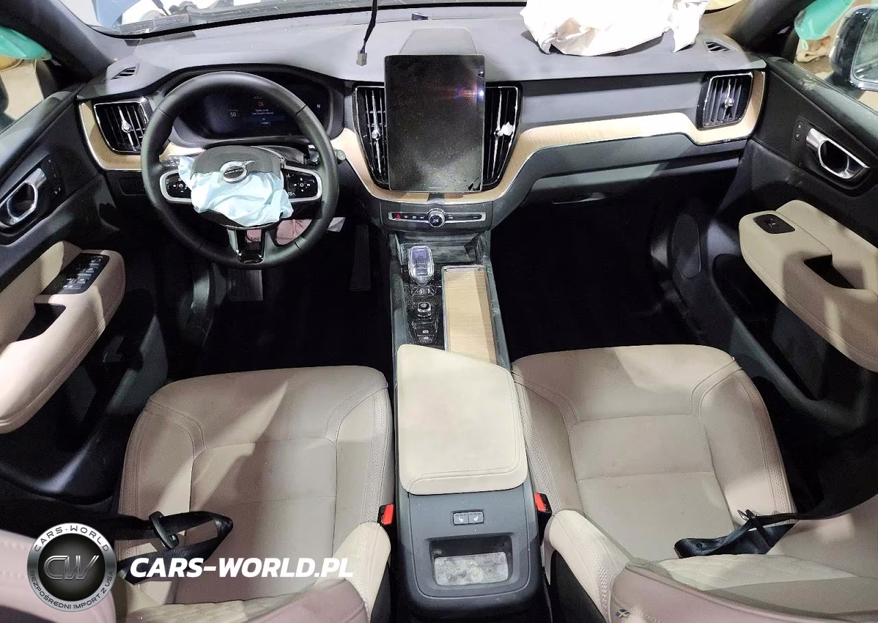 2026 Volvo Xc60 Plus VIN:YV4M12RC3T1414361 - 8