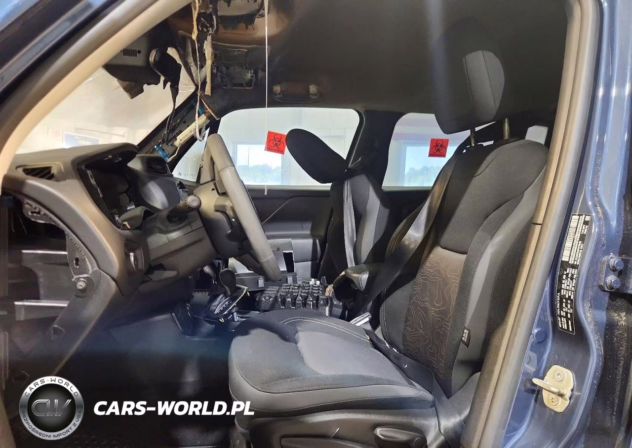 2023 Jeep Renegade Latitude VIN:ZACNJDB16PPP70138 - 7