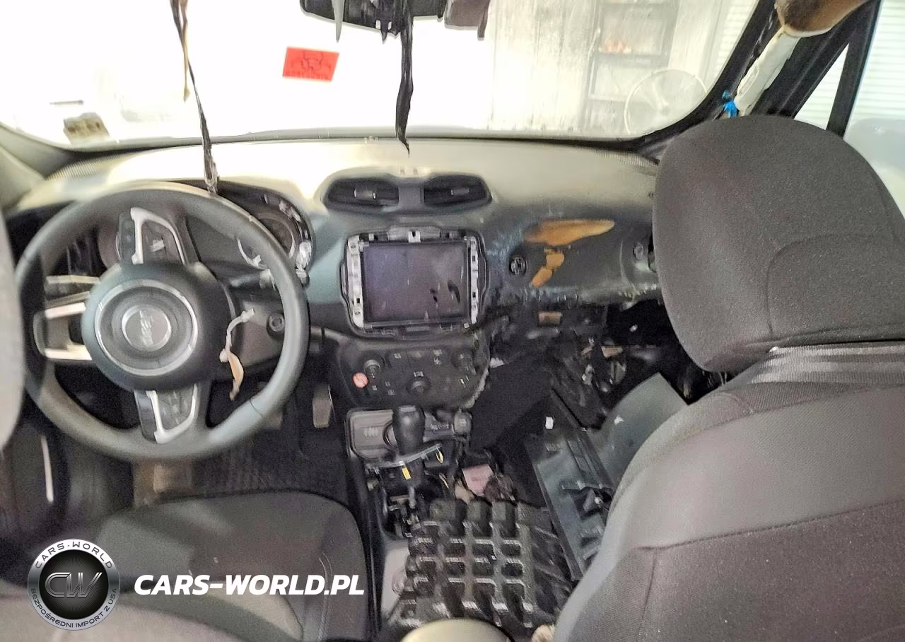 2023 Jeep Renegade Latitude VIN:ZACNJDB16PPP70138 - 8