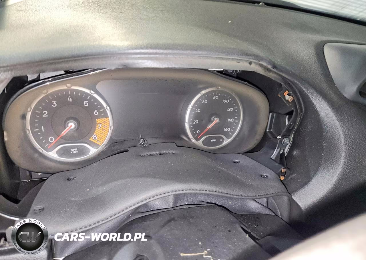 2023 Jeep Renegade Latitude VIN:ZACNJDB16PPP70138 - 9