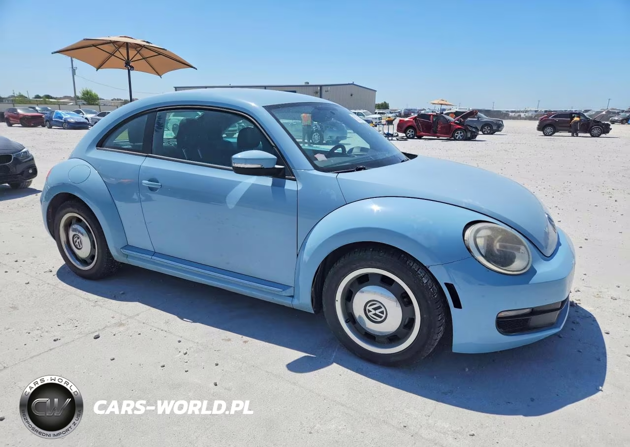 2012 Volkswagen Beetle VIN:3VWJX7AT3CM617179 - 4