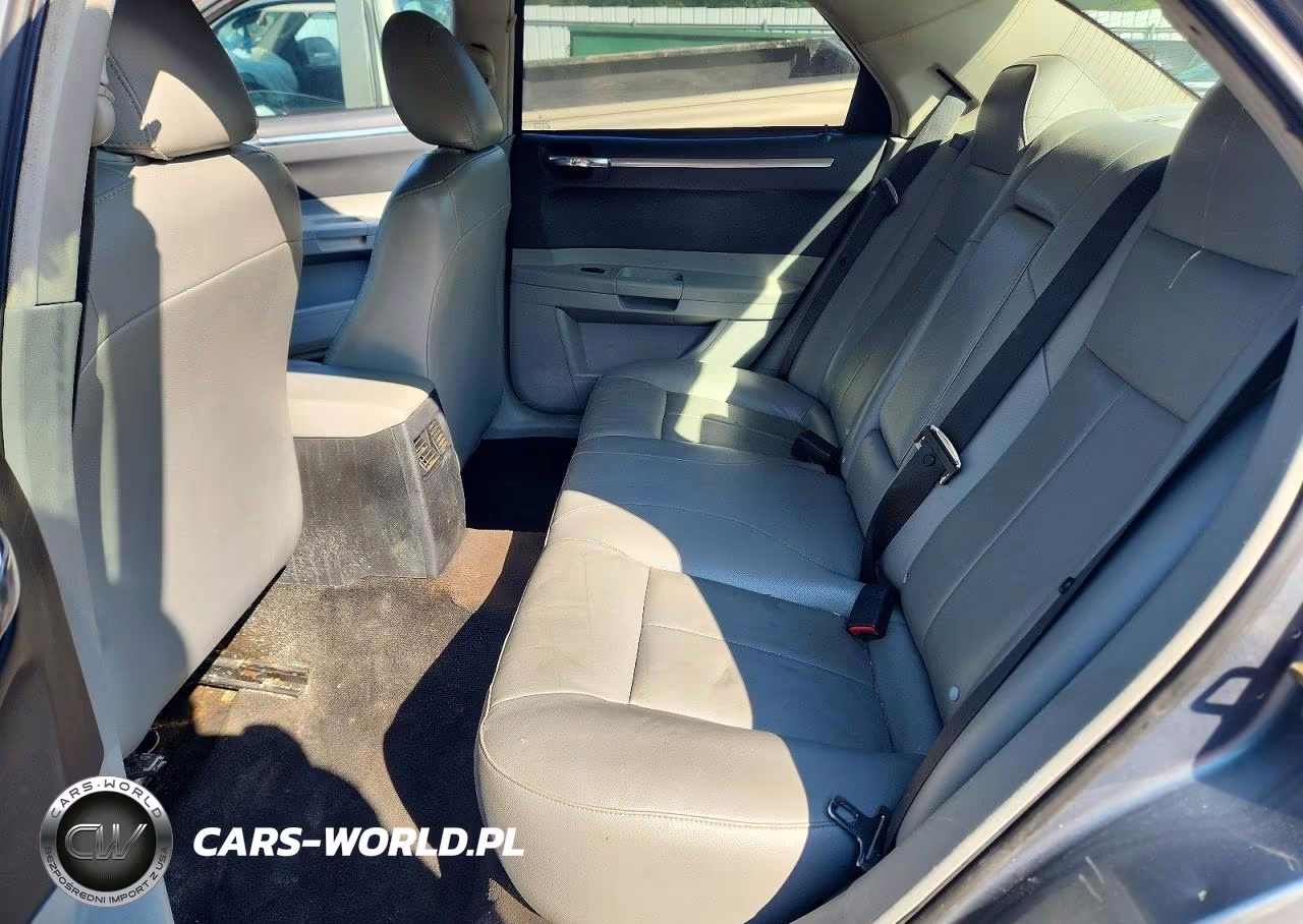 2006 Chrysler 300 Touring VIN:2C3KA53GX6H454700 - 10