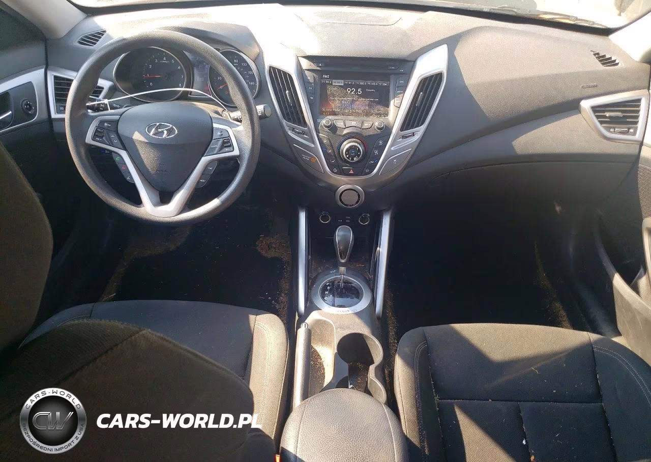 2016 Hyundai Veloster Base VIN:KMHTC6AD5GU252995 - 8