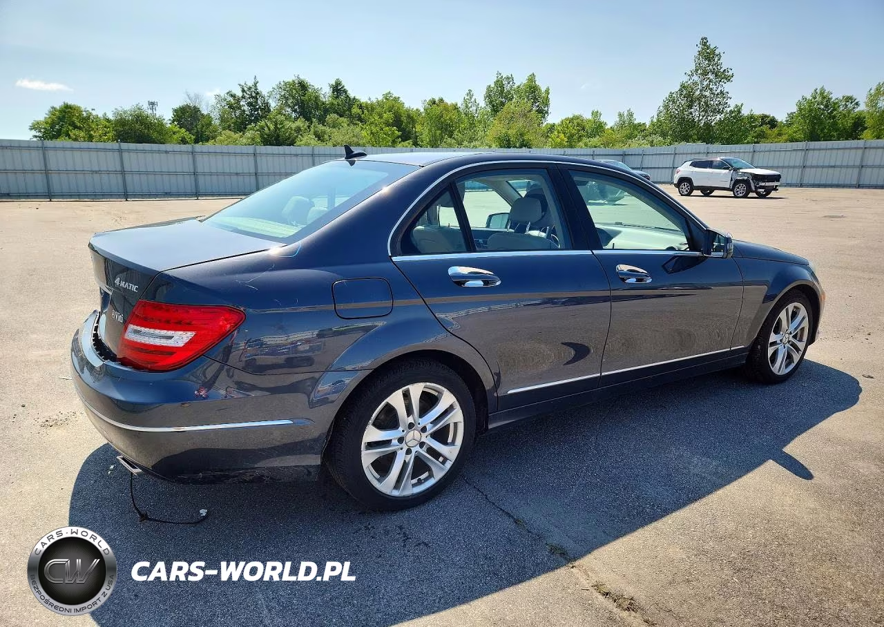 2014 Mercedes-Benz C 300 4Matic VIN:WDDGF8AB0ER305910 - 3