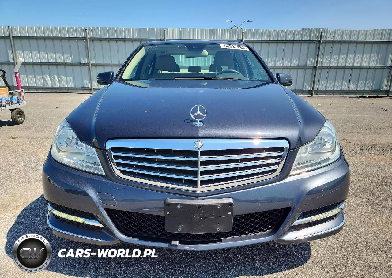 2014 Mercedes-Benz C 300 4Matic VIN:WDDGF8AB0ER305910 - 5