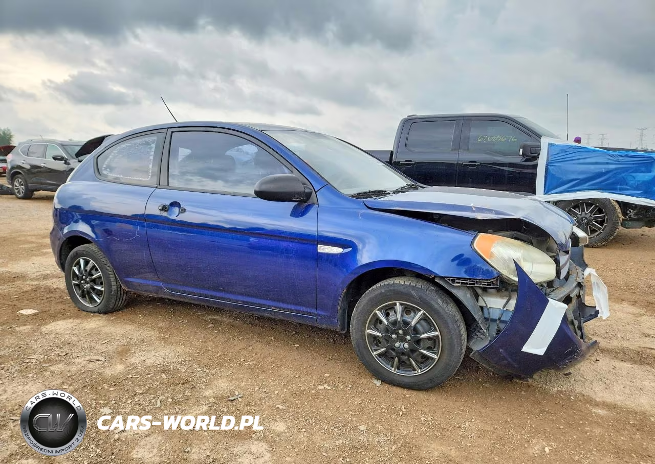 2008 Hyundai Accent Gs VIN:KMHCM36C28U096654 - 4