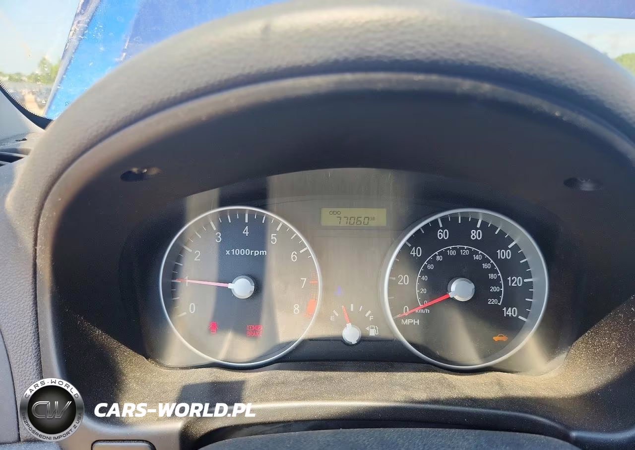 2008 Hyundai Accent Gs VIN:KMHCM36C28U096654 - 9