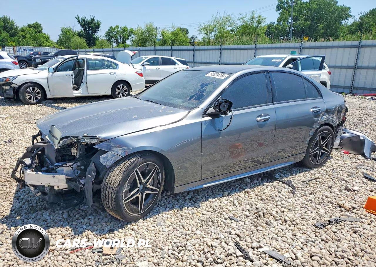 2024 Mercedes-Benz C 300 4Matic – zdjęcie 1 z 13