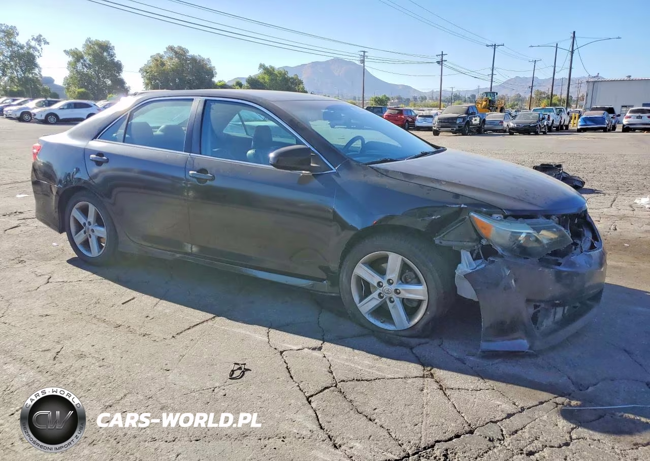 2013 Toyota Camry Se VIN:4T1BF1FK3DU277077 - 4