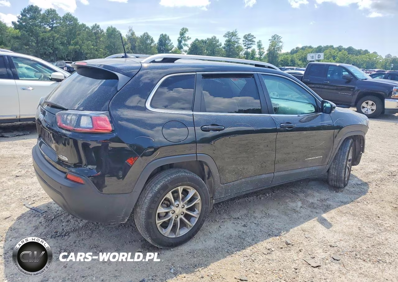 2019 Jeep Cherokee Latitude Plus VIN:1C4PJLLB8KD290056 - 3
