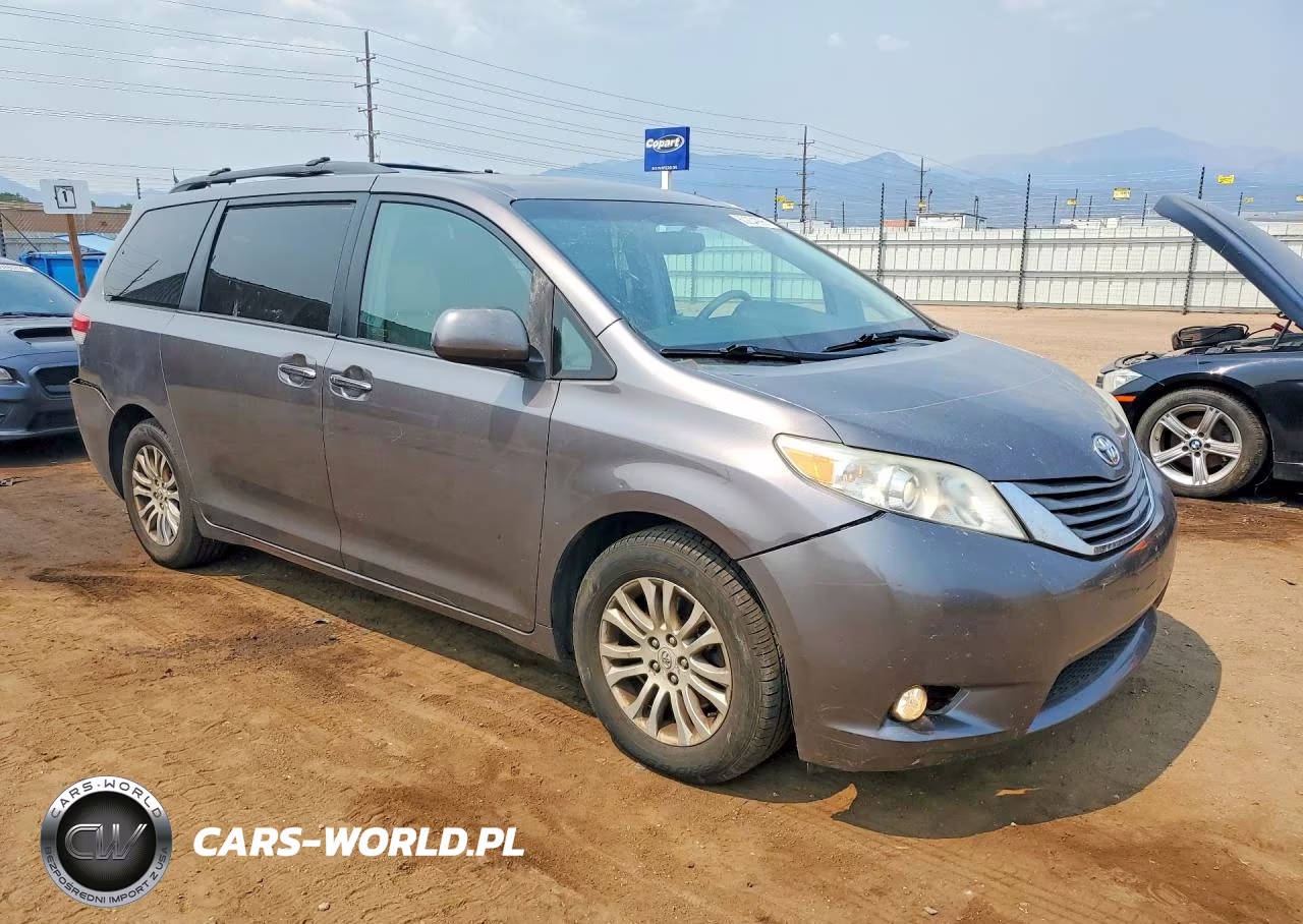 2011 Toyota Sienna Xle V6 VIN:5TDYK3DCXBS025166 - 4