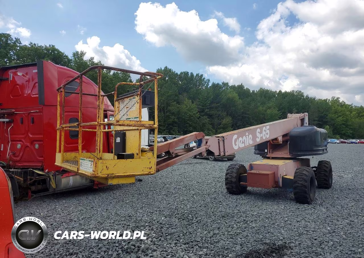2000 Genie Industrial Equipment - Boom Lift VIN:28400 - 2