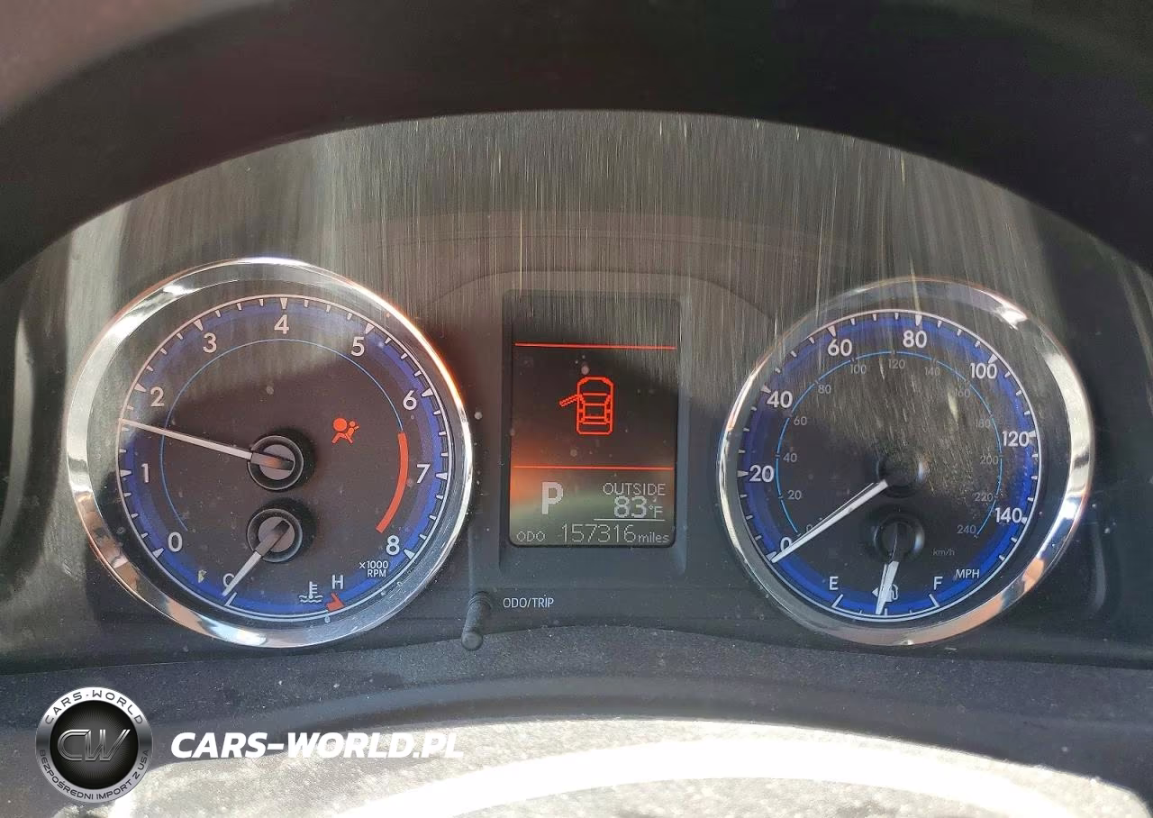 2018 Toyota Corolla Le VIN:5YFBURHE6JP832029 - 9