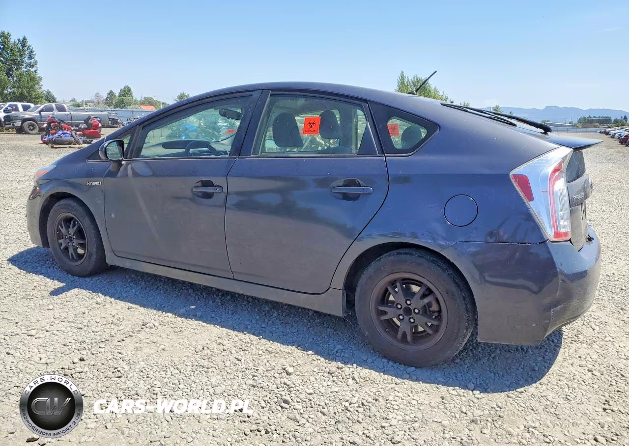 2015 Toyota Prius Two VIN:JTDKN3DU5F1912568 - 2