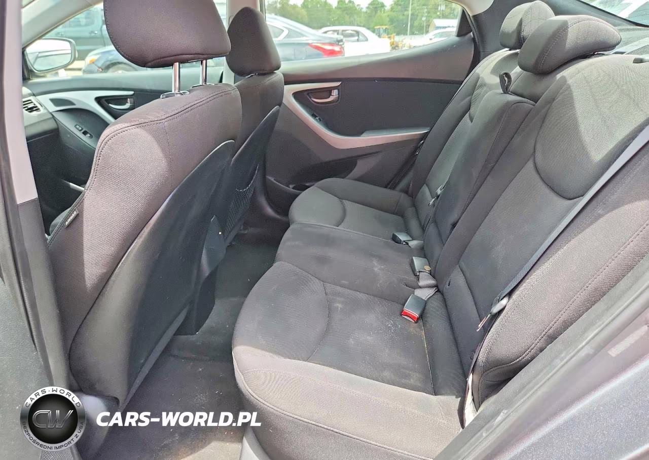 2016 Hyundai Elantra Value Edition VIN:KMHDH4AE2GU585268 - 10