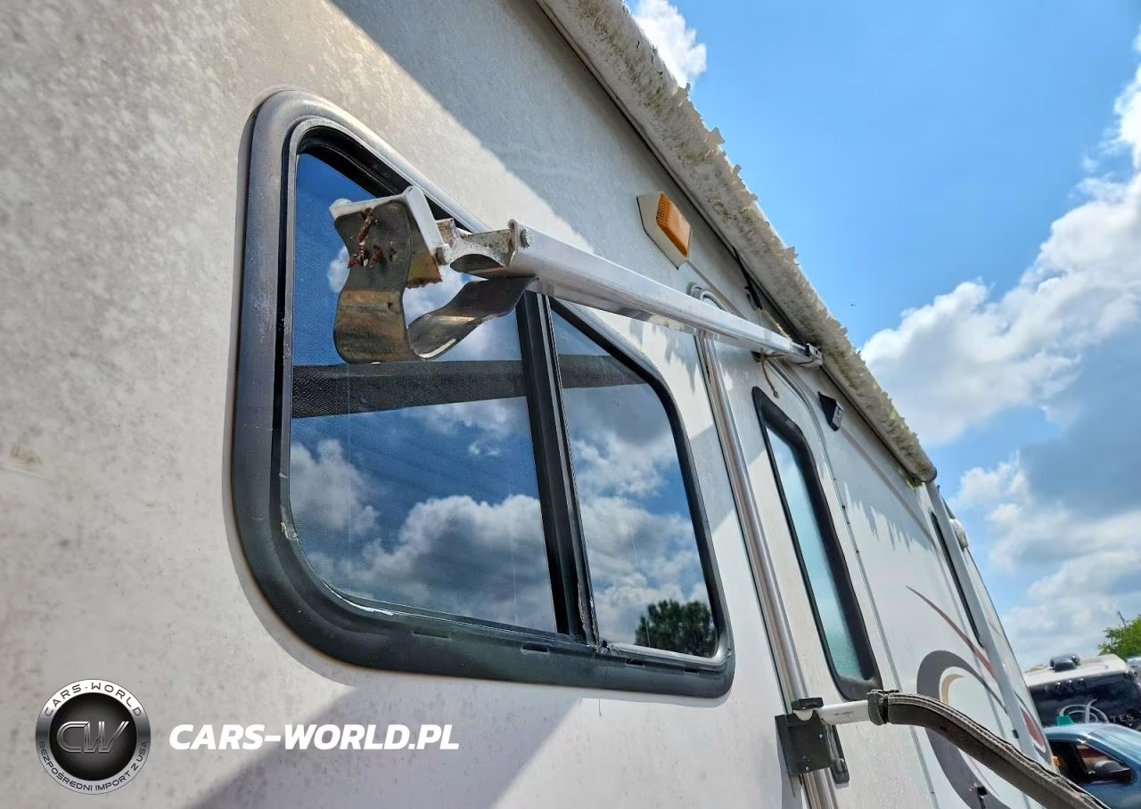 2006 Fleetwood Prowler Regal Camper VIN:1EC5B292344003287 - 9