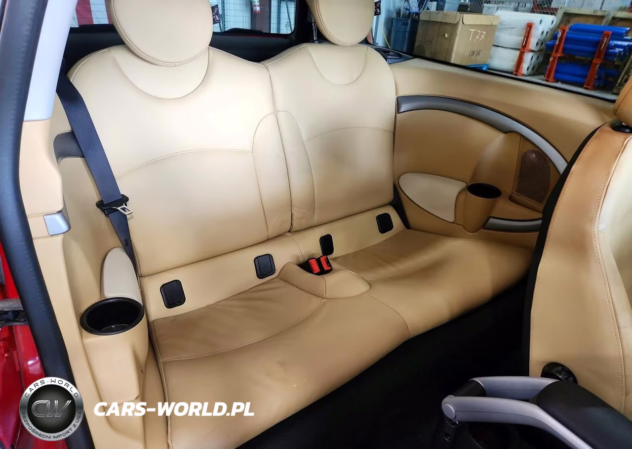 2010 Mini Cooper S Clubman VIN:WMWMM3C50ATP94395 - 10