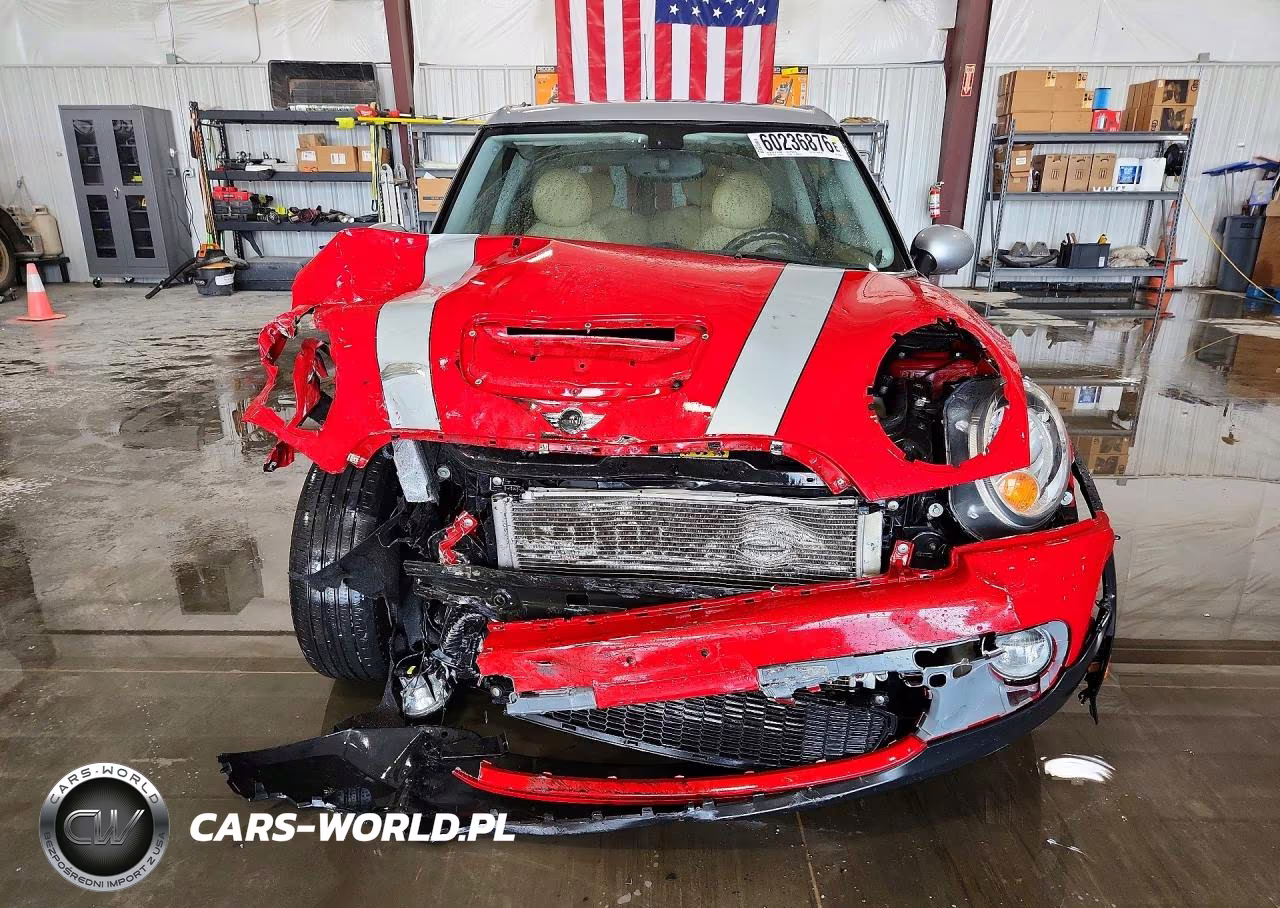 2010 Mini Cooper S Clubman VIN:WMWMM3C50ATP94395 - 5