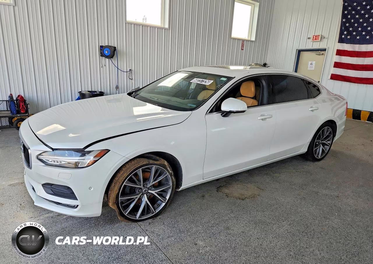 2018 Volvo S90 T5 Momentum