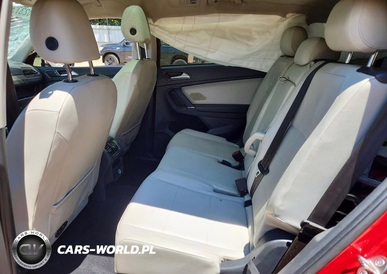 2018 Volkswagen Tiguan Se VIN:3VV3B7AX5JM067592 - 10