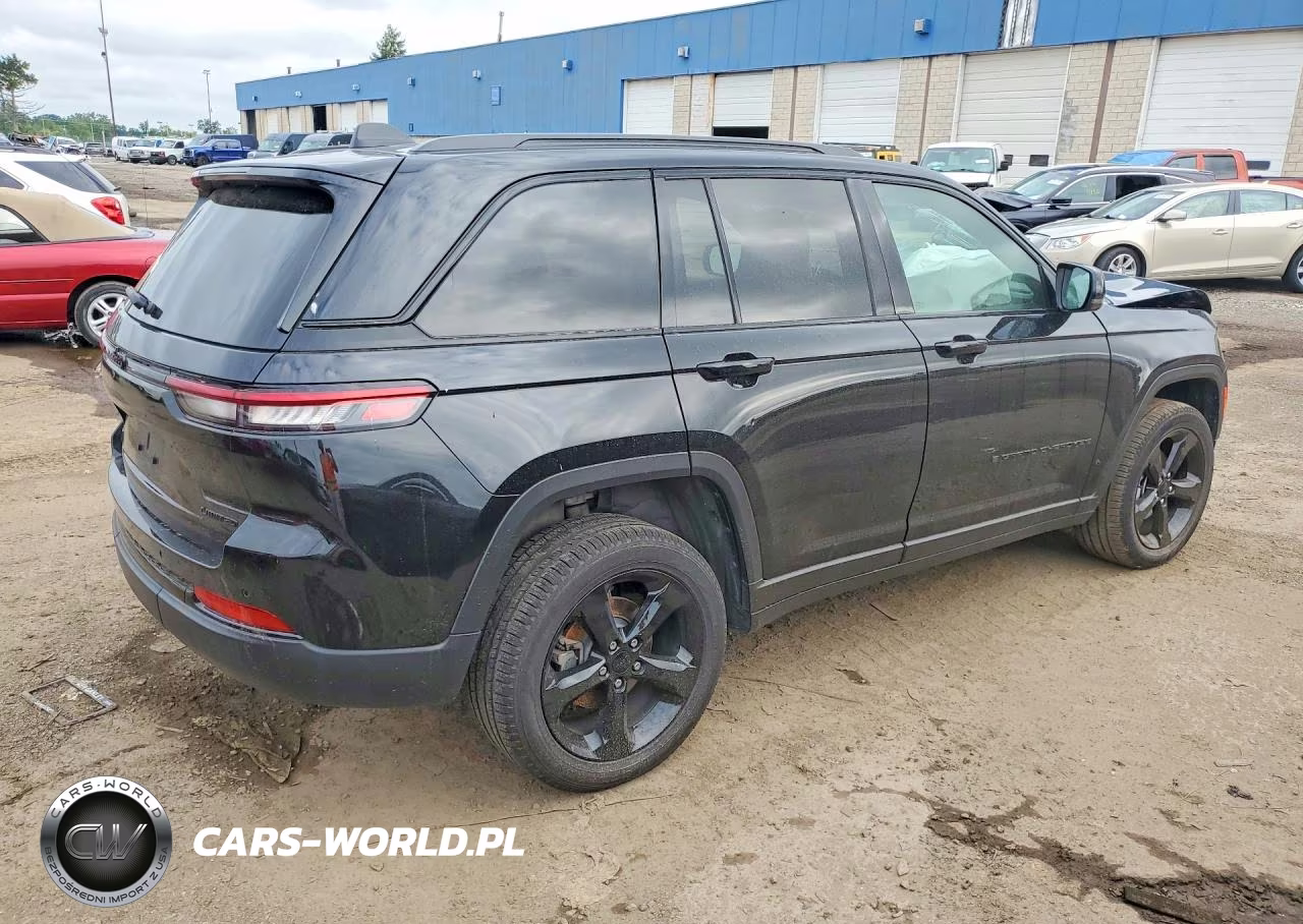 2025 Jeep Grand Cherokee Limited VIN:1C4RJHBG8SC333836 - 3