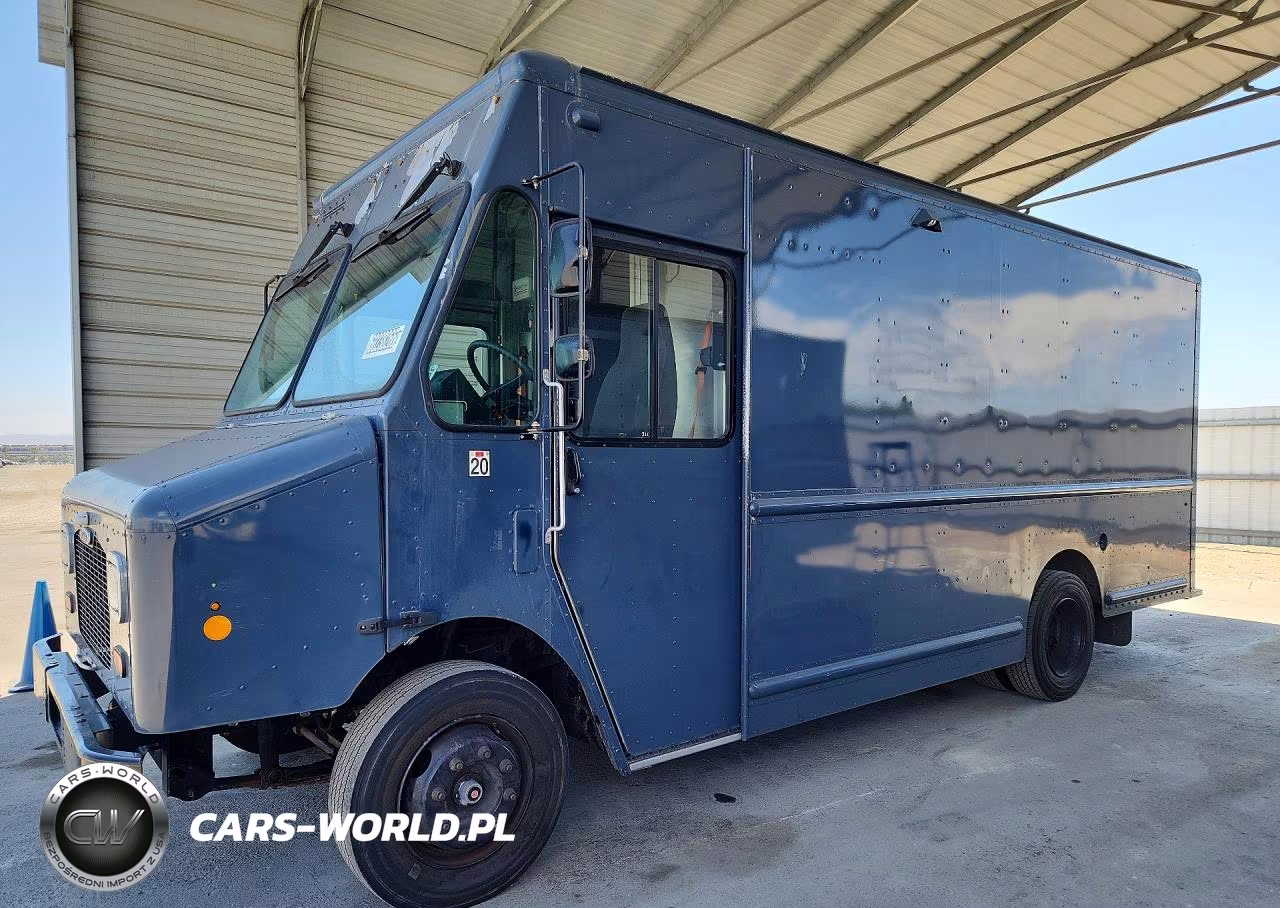 2020 Freightliner Chassis M Line Walk-In Van
