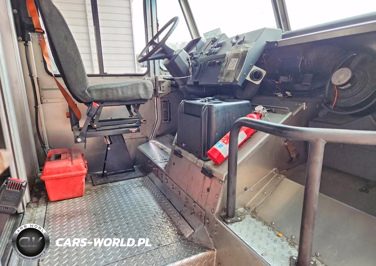 2020 Freightliner Chassis M Line Walk-In Van VIN:4UZAC2EA6LCLZ7169 - 11