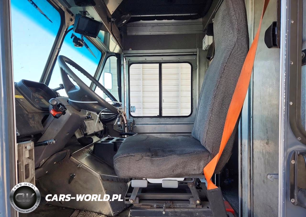 2020 Freightliner Chassis M Line Walk-In Van VIN:4UZAC2EA8LCMK2993 - 7