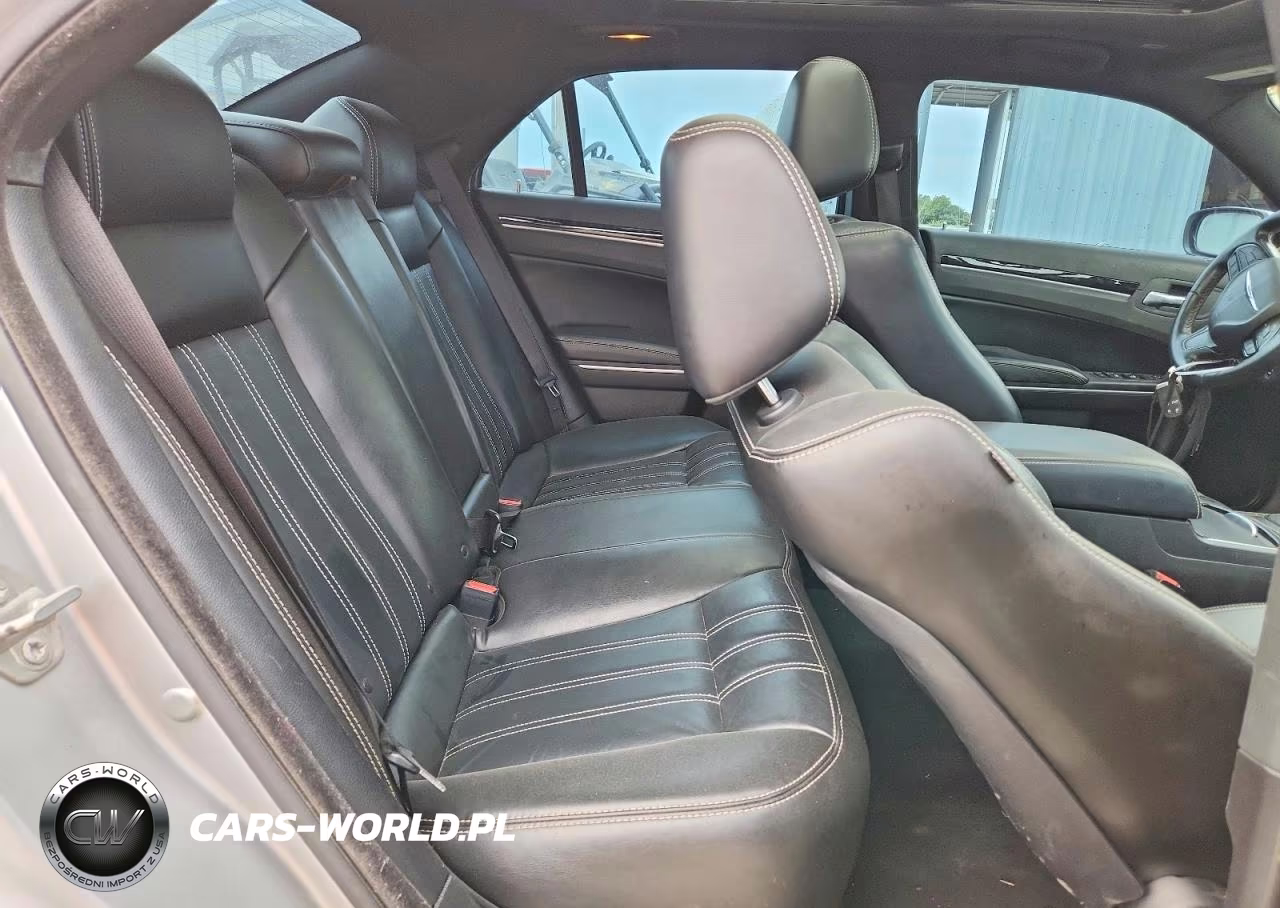 2021 Chrysler 300 S VIN:2C3CCABG9MH567205 - 10