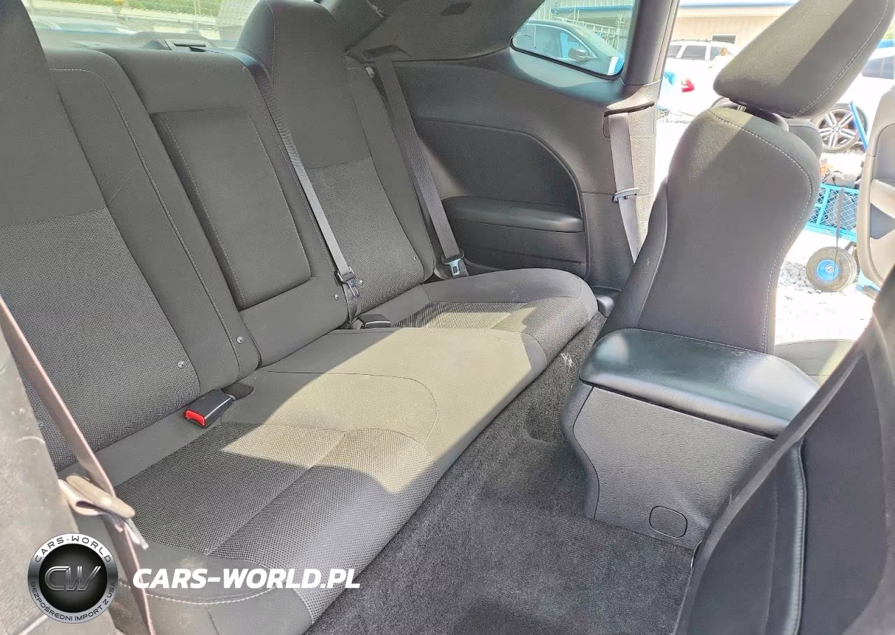 2015 Dodge Challenger Sxt VIN:2C3CDZAT9FH884916 - 10