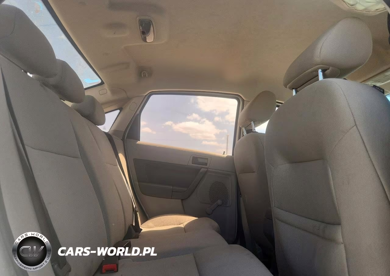 2010 Ford Focus S VIN:1FAHP3EN0AW262609 - 10