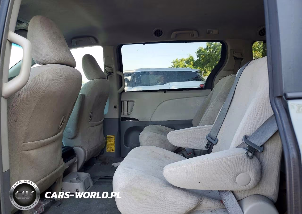 2012 Toyota Sienna Le VIN:5TDKK3DC0CS210950 - 10