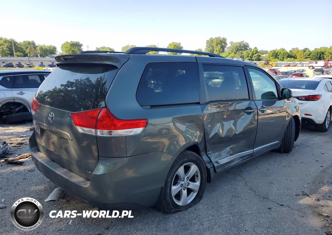 2012 Toyota Sienna Le VIN:5TDKK3DC0CS210950 - 3