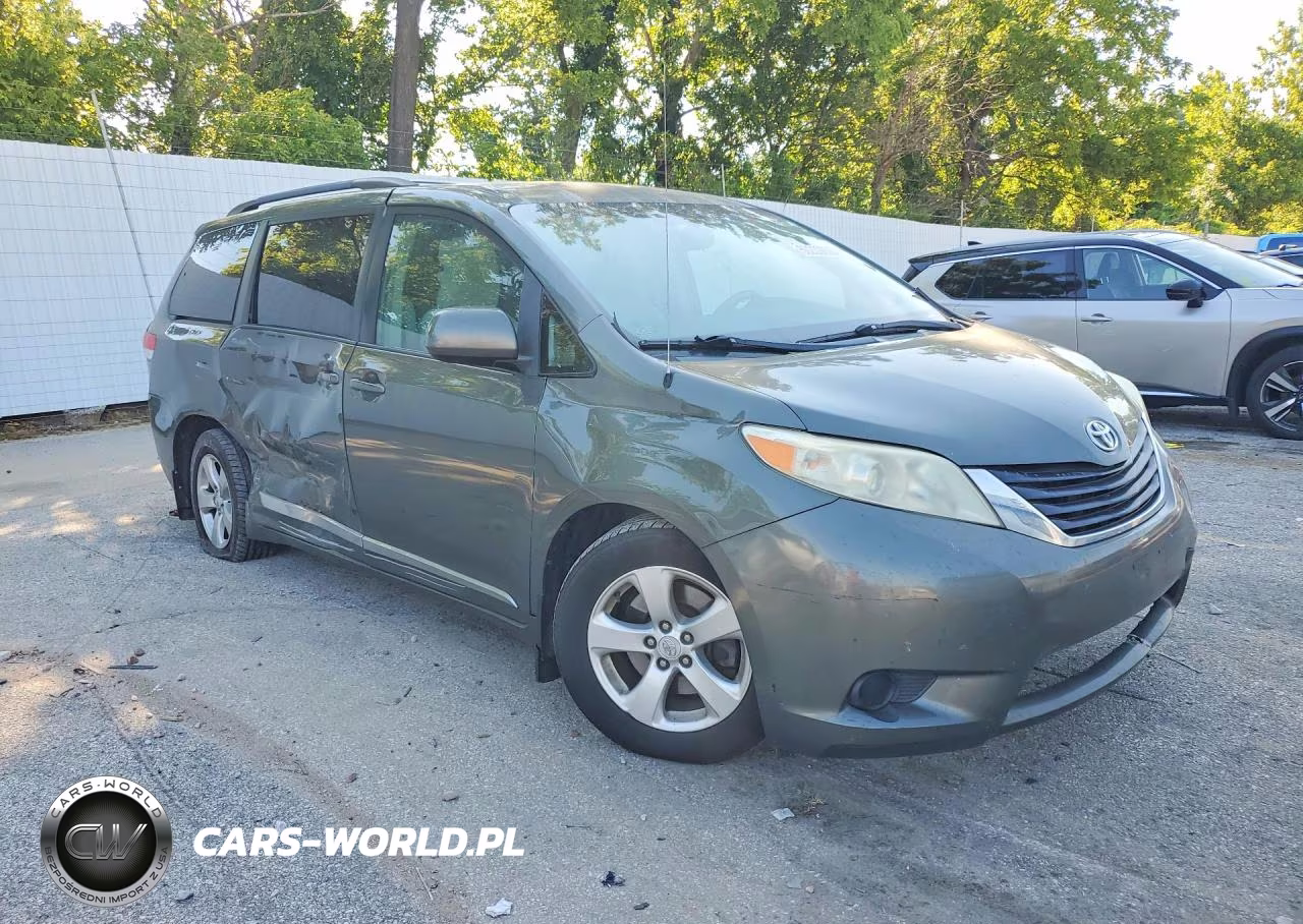 2012 Toyota Sienna Le VIN:5TDKK3DC0CS210950 - 4