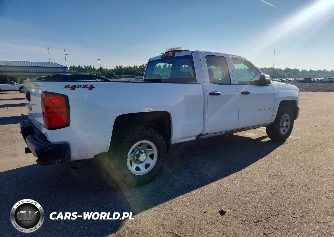 2018 Chevrolet Silverado K1500-K1500 Ls VIN:1GCVKNEH2JZ256634 - 3