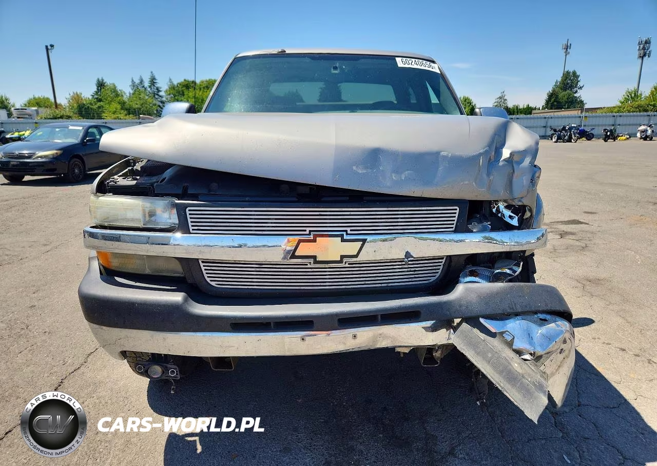 2002 Chevrolet Silverado C2500 Heavy Duty VIN:1GCHC23182F215670 - 5