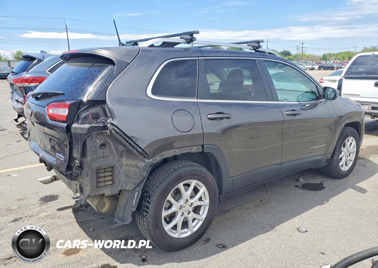 2017 Jeep Cherokee Latitude VIN:1C4PJMCB5HW634106 - 3