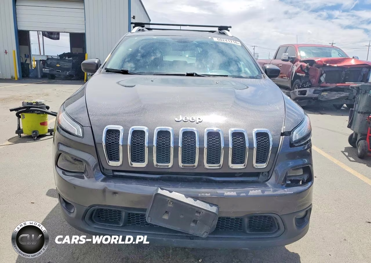 2017 Jeep Cherokee Latitude VIN:1C4PJMCB5HW634106 - 5