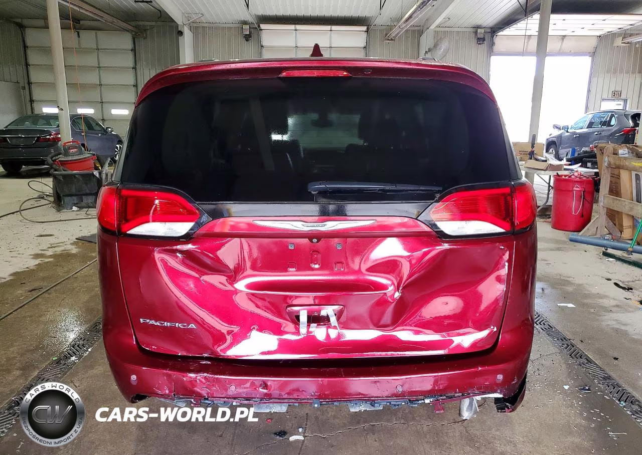 2017 Chrysler Pacifica Touring L VIN:2C4RC1BG3HR510083 - 6