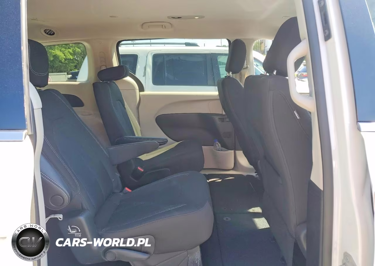 2022 Chrysler Voyager Lx VIN:2C4RC1CG8NR102771 - 11
