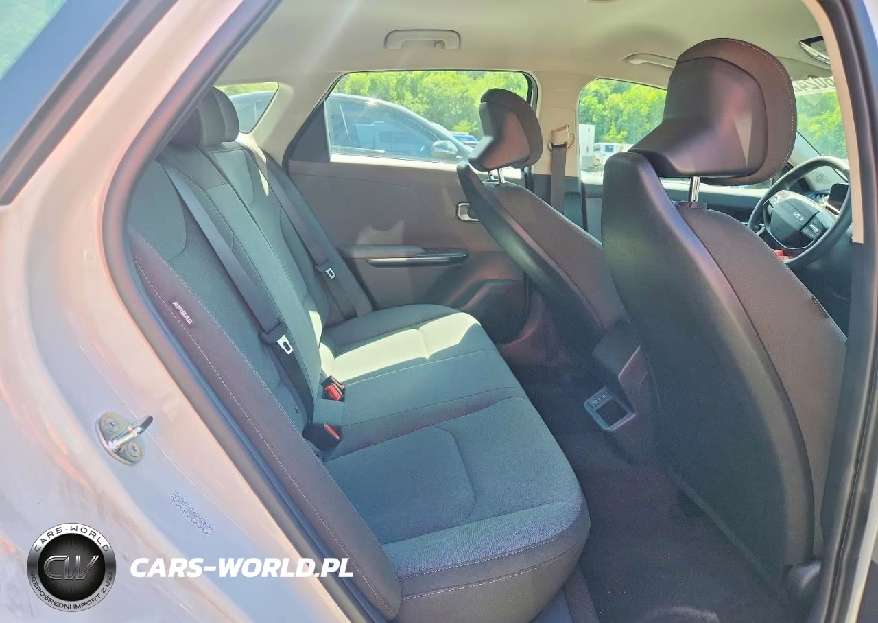 2025 Kia K4 Lxs VIN:3KPFT4DE4SE196629 - 10